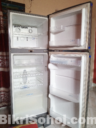 LG 271 লিটার (9.5 CUFT) ফ্রিজ বিক্রি হবে – No Frost